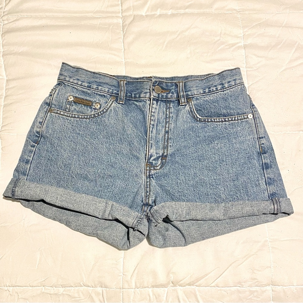 CLAVIN KLIEN | 90s high waisted mom jean shorts